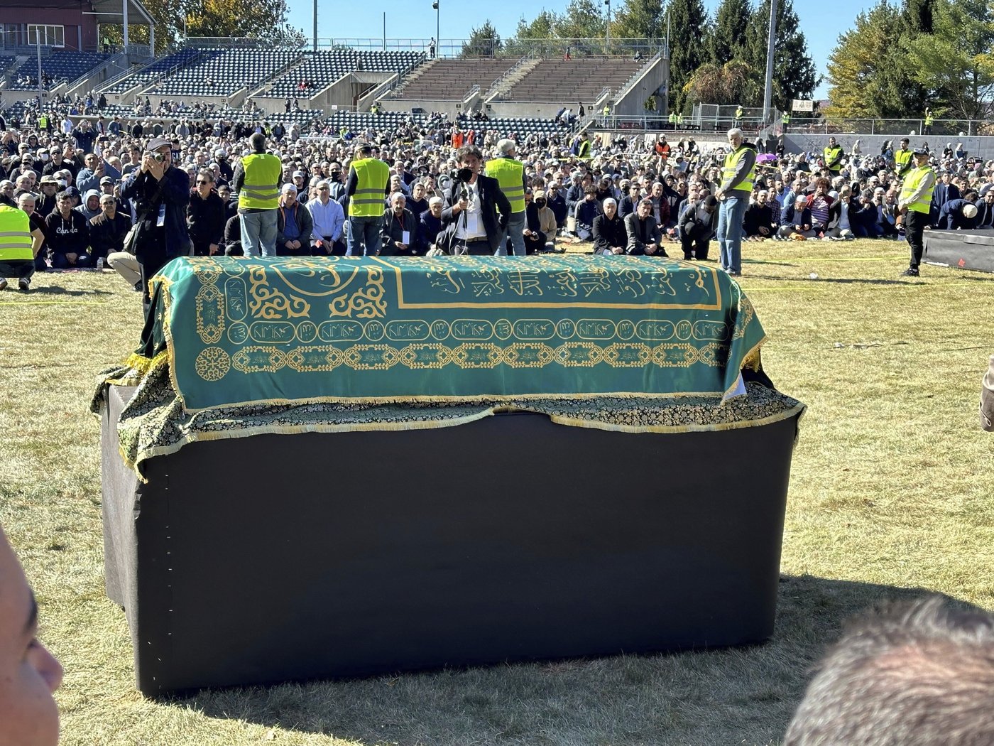 Thousands mourn Fethullah Gülen, a Turkish spiritual leader who died in the US | iNFOnews.ca Thousands mourn Fethullah Gülen, a Turkish spiritual leader who died in the US | iNFOnews.ca