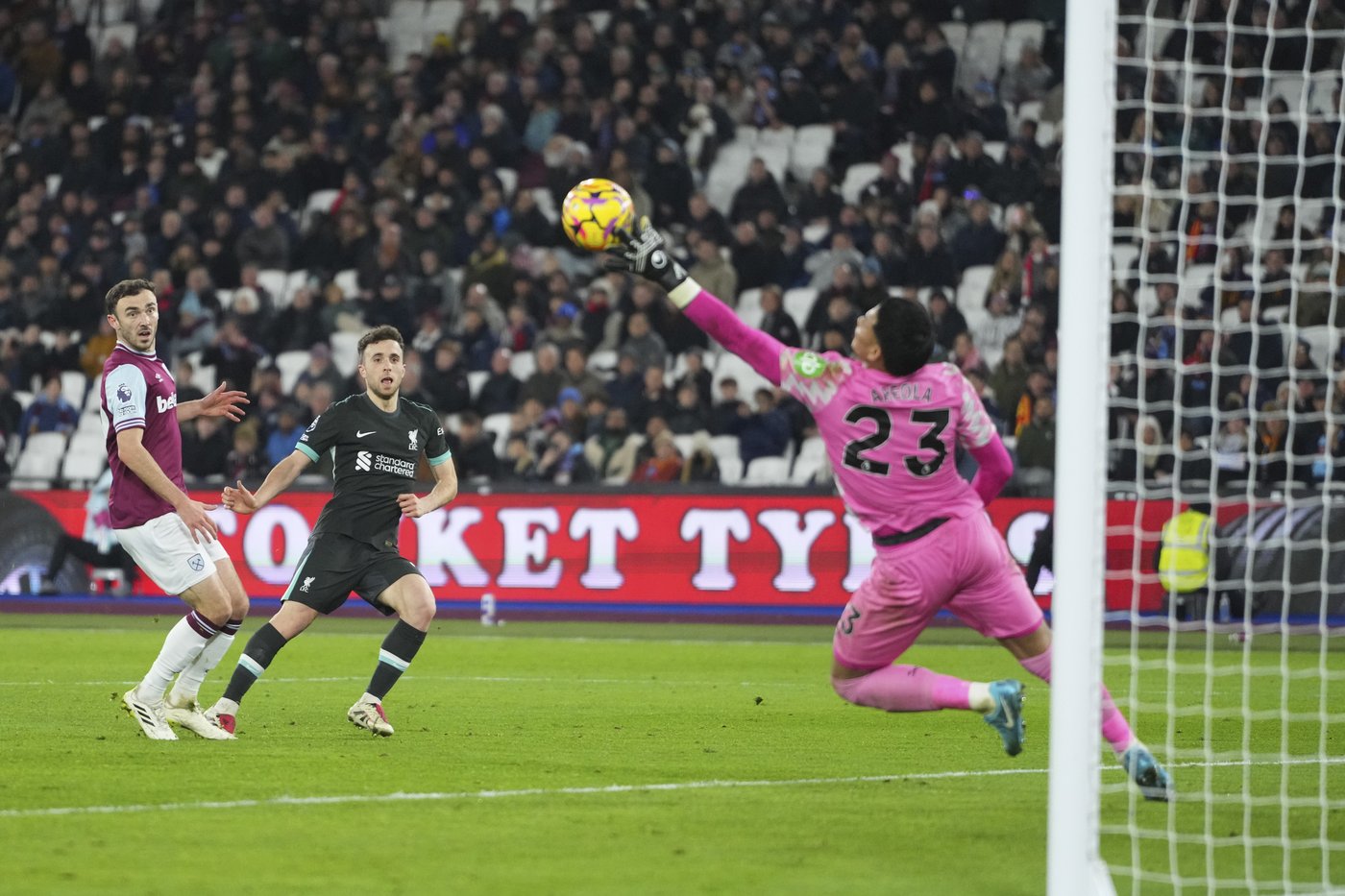 Feels like 1979: Nottingham Forest moves into 2nd place behind rampant Liverpool in Premier League | iNFOnews.ca Feels like 1979: Nottingham Forest moves into 2nd place behind rampant Liverpool in Premier League | iNFOnews.ca