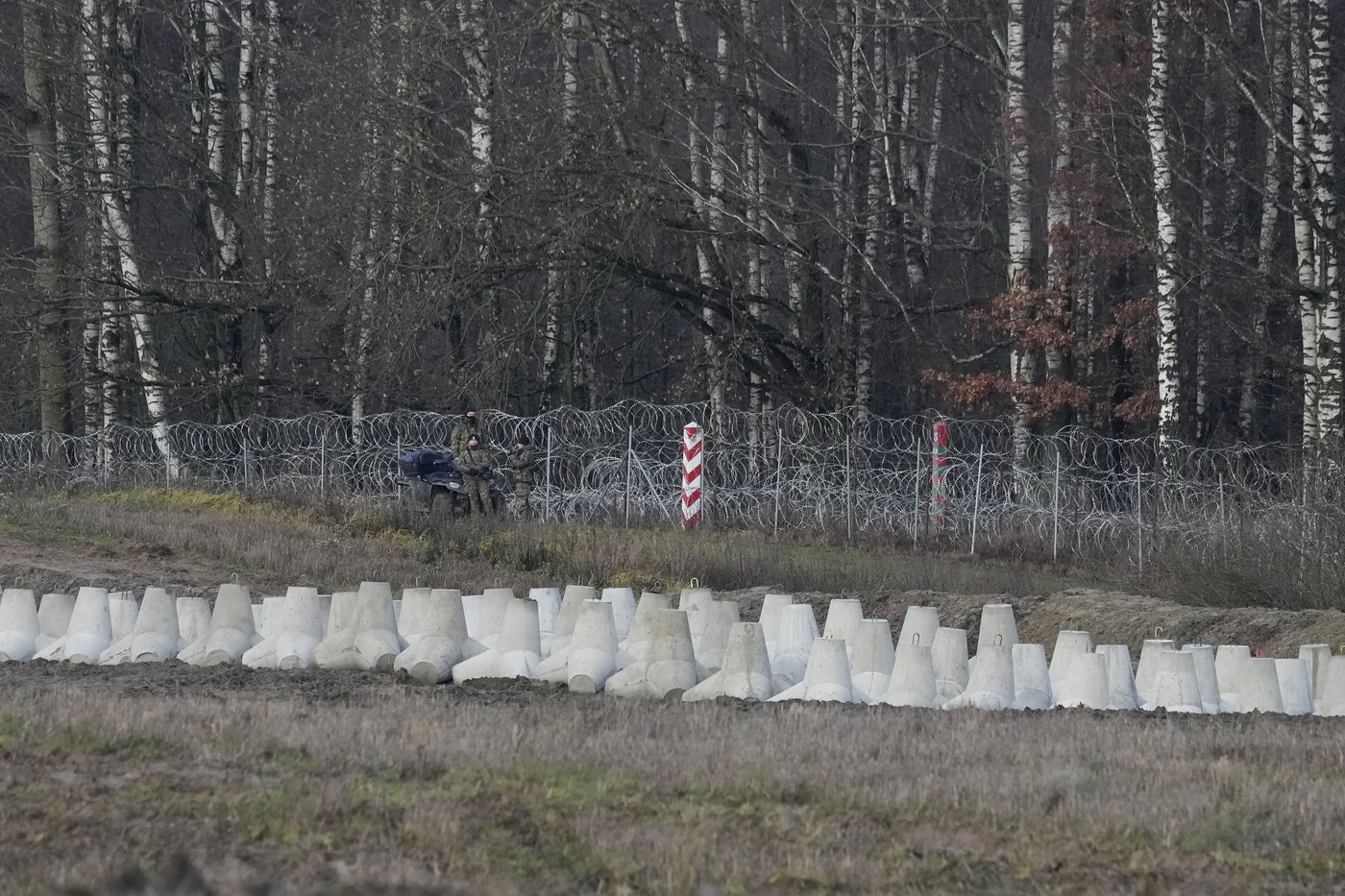 Poland's prime minister visits defensive fortifications on border with Russia | iNFOnews.ca Poland's prime minister visits defensive fortifications on border with Russia | iNFOnews.ca