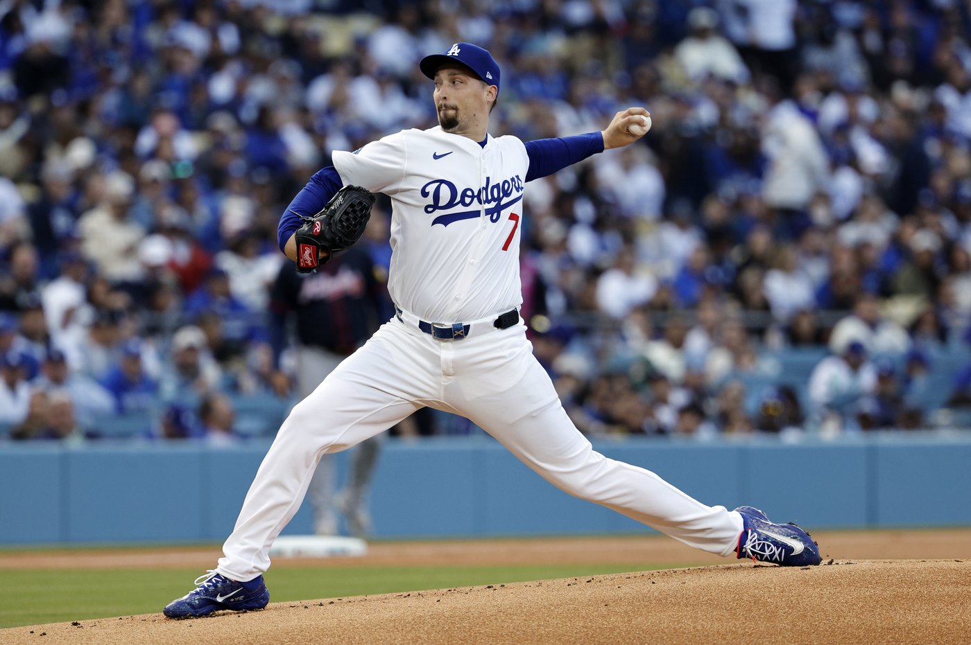 Dodgers LHP Blake Snell to stop throwing for a couple days after experiencing discomfort | iNFOnews.ca