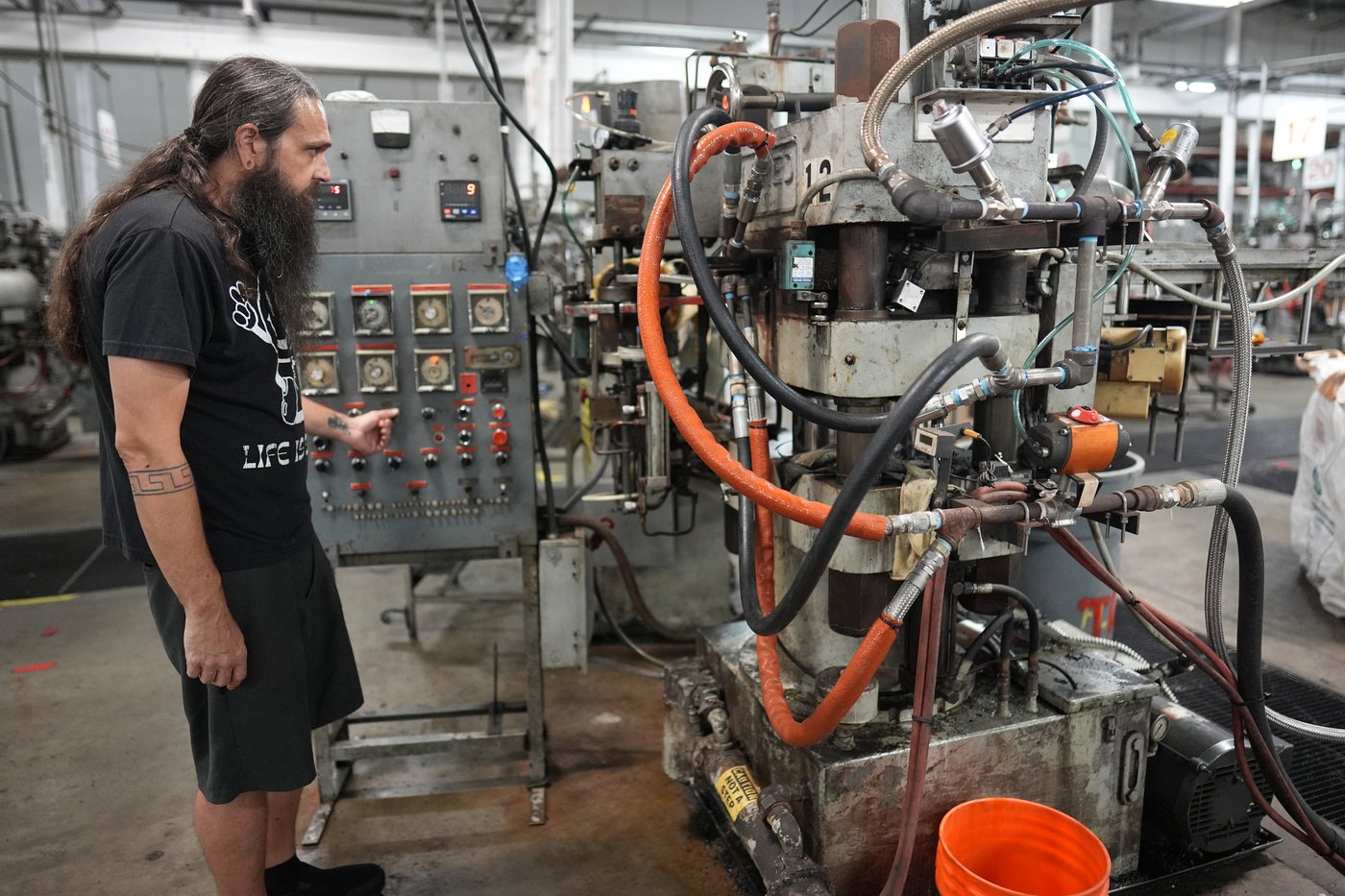 Vinyl thrives at United Record Pressing as the nation's oldest record maker plays a familiar tune | iNFOnews.ca