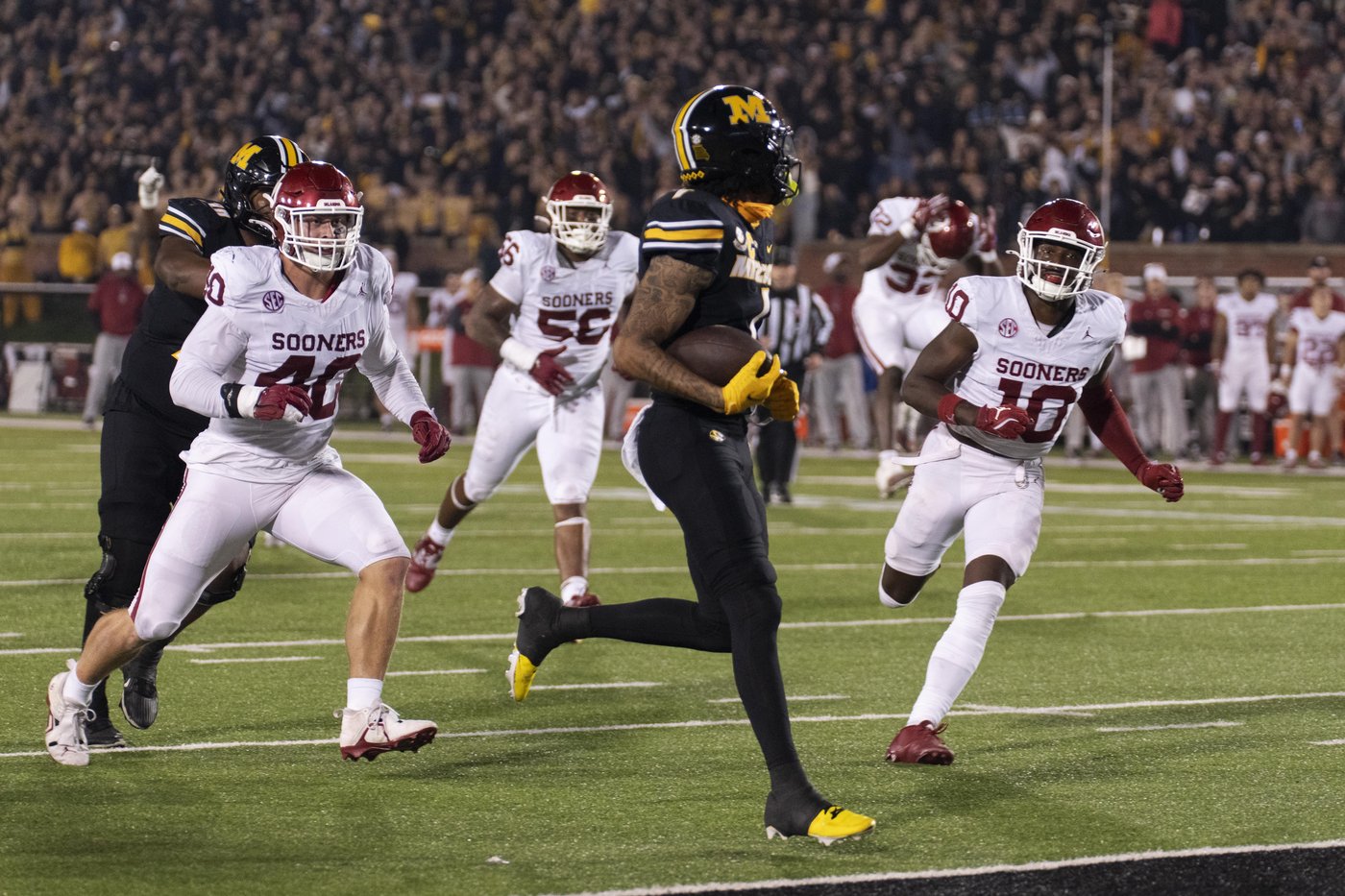 Young returns fumble for TD with 22 seconds left to lift Missouri past Oklahoma, 30-23 | iNFOnews.ca Young returns fumble for TD with 22 seconds left to lift Missouri past Oklahoma, 30-23 | iNFOnews.ca