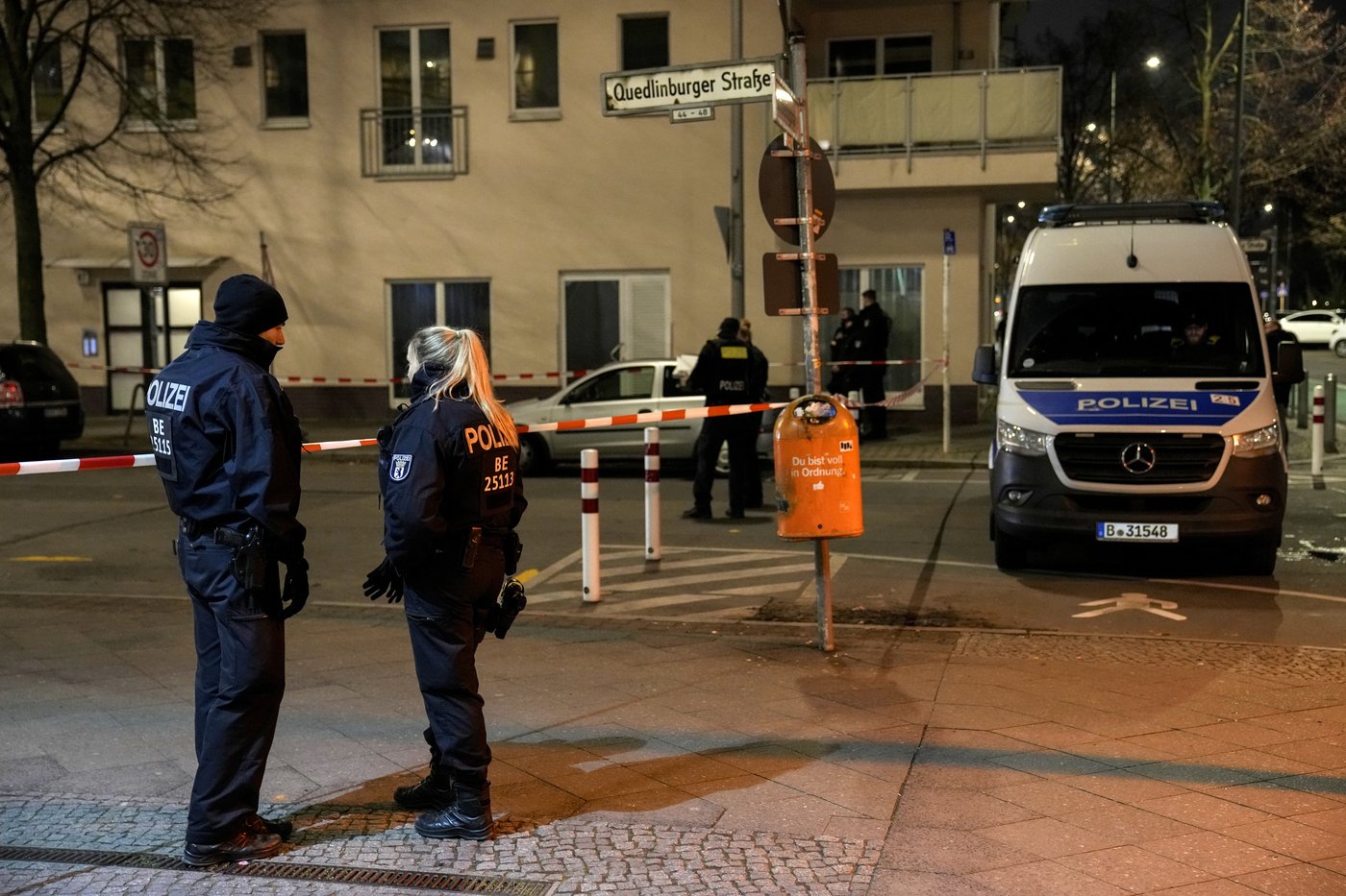 Berlin police say they have detained a man who attacked 2 people with a knife | iNFOnews.ca