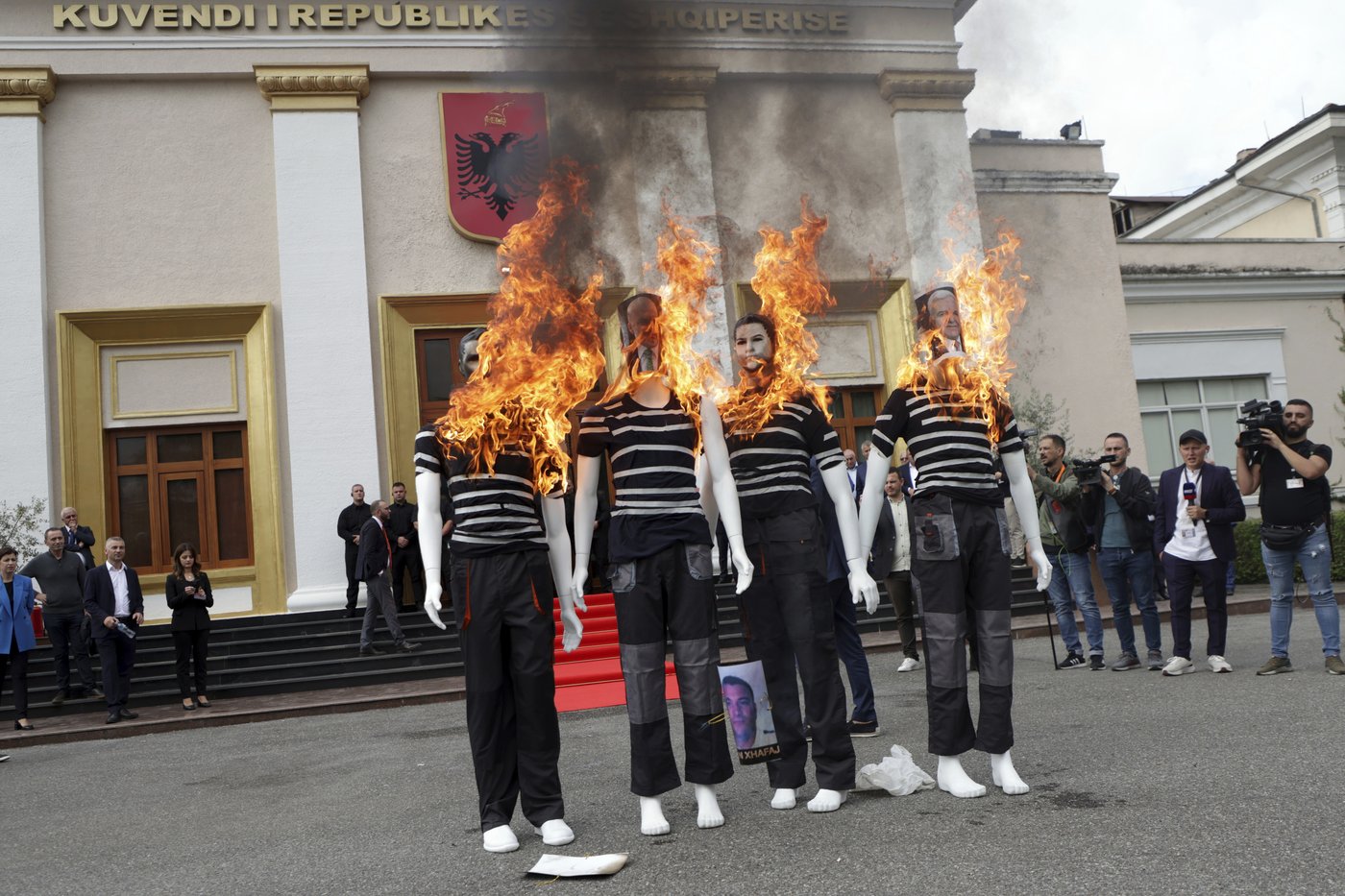 Albanian opposition MPs try to disrupt Parliament to protest a colleague's imprisonment | iNFOnews.ca Albanian opposition MPs try to disrupt Parliament to protest a colleague's imprisonment | iNFOnews.ca