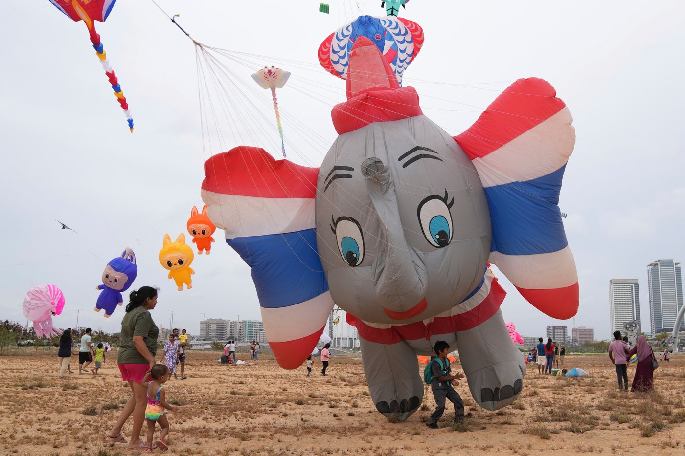 Photos of an international kite festival in Sri Lanka | iNFOnews.ca