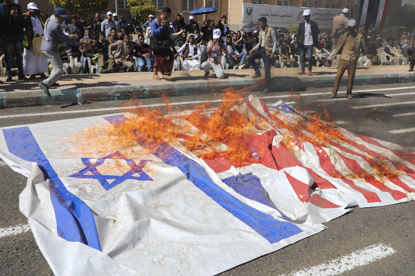 Middle East latest: An Israeli strike on a Gaza tent camp kills at least 21 people | iNFOnews.ca