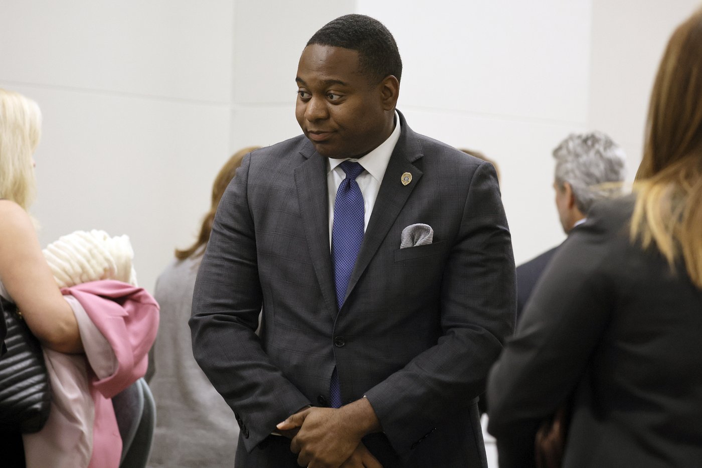 Florida prosecutor seeks to clear records of people charged with buying police-made crack in 1980s | iNFOnews.ca