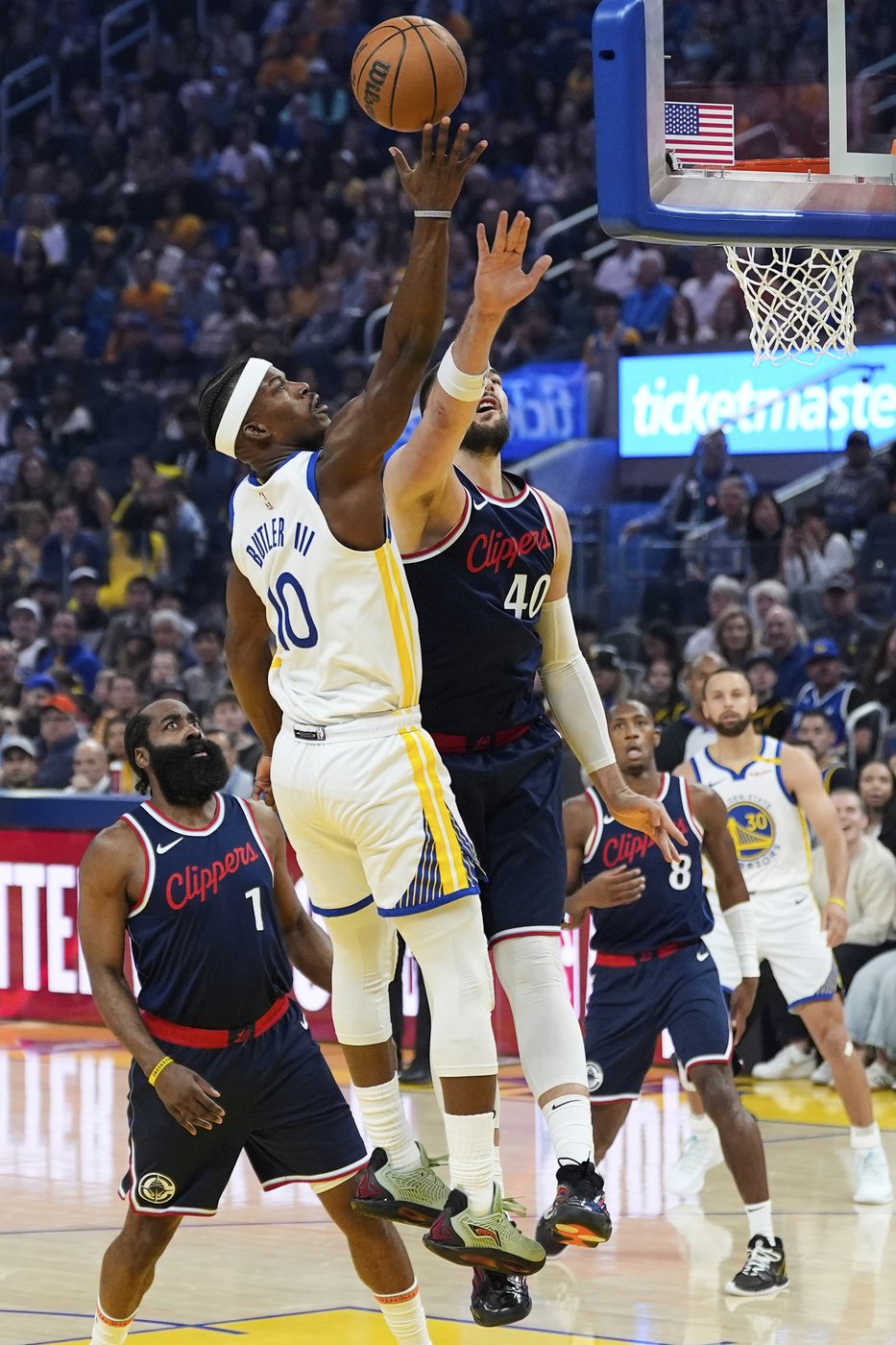 Harden, Leonard lead Clippers past Warriors 124-119 in OT to secure fifth seed in West playoffs | iNFOnews.ca Harden, Leonard lead Clippers past Warriors 124-119 in OT to secure fifth seed in West playoffs | iNFOnews.ca