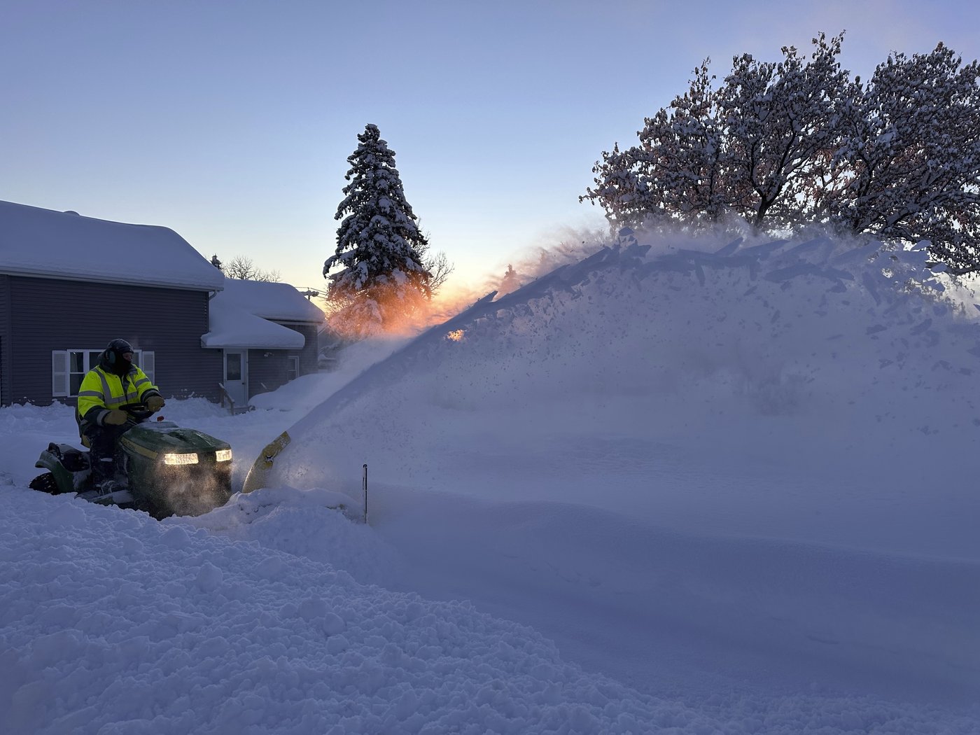 Already buried under snow, Great Lakes region expected to see more stormy weather this week | iNFOnews.ca Already buried under snow, Great Lakes region expected to see more stormy weather this week | iNFOnews.ca