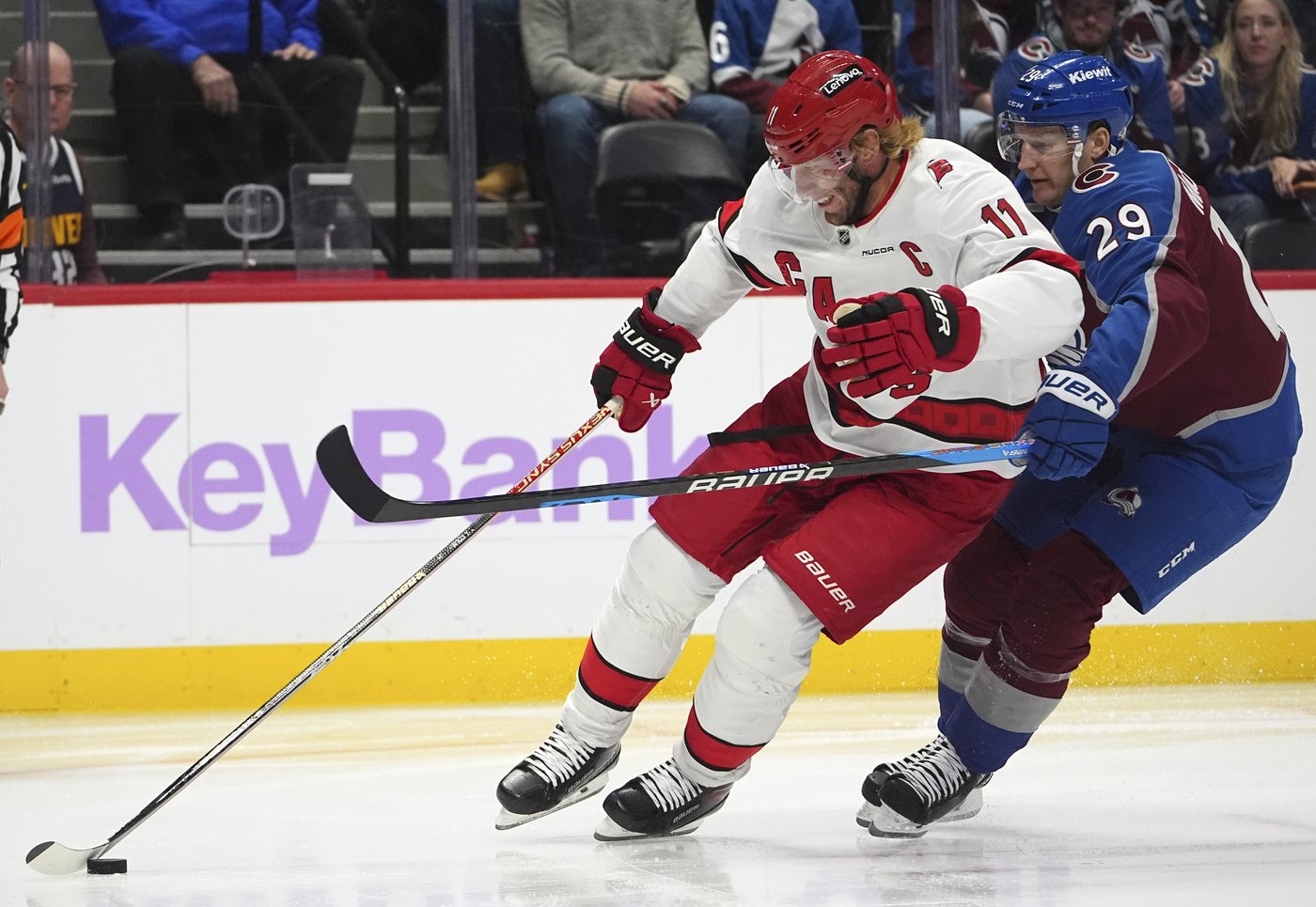Avalanche score 5 goals in second period and end Hurricanes' 8-game win streak, 6-4 | iNFOnews.ca Avalanche score 5 goals in second period and end Hurricanes' 8-game win streak, 6-4 | iNFOnews.ca
