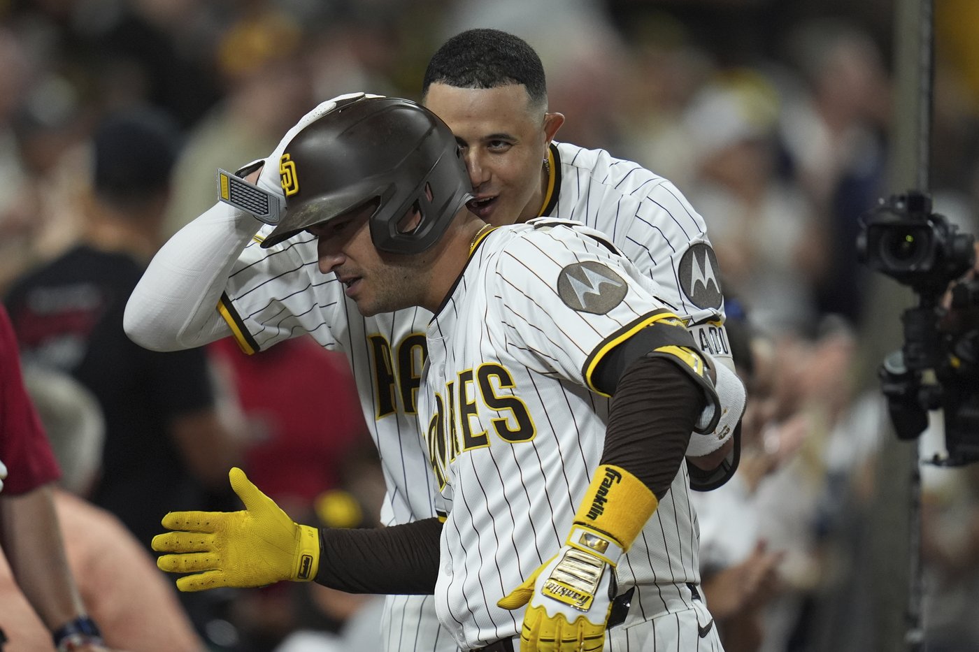 Padres clinch playoff berth with 11th-inning win over Brewers | iNFOnews.ca Padres clinch playoff berth with 11th-inning win over Brewers | iNFOnews.ca