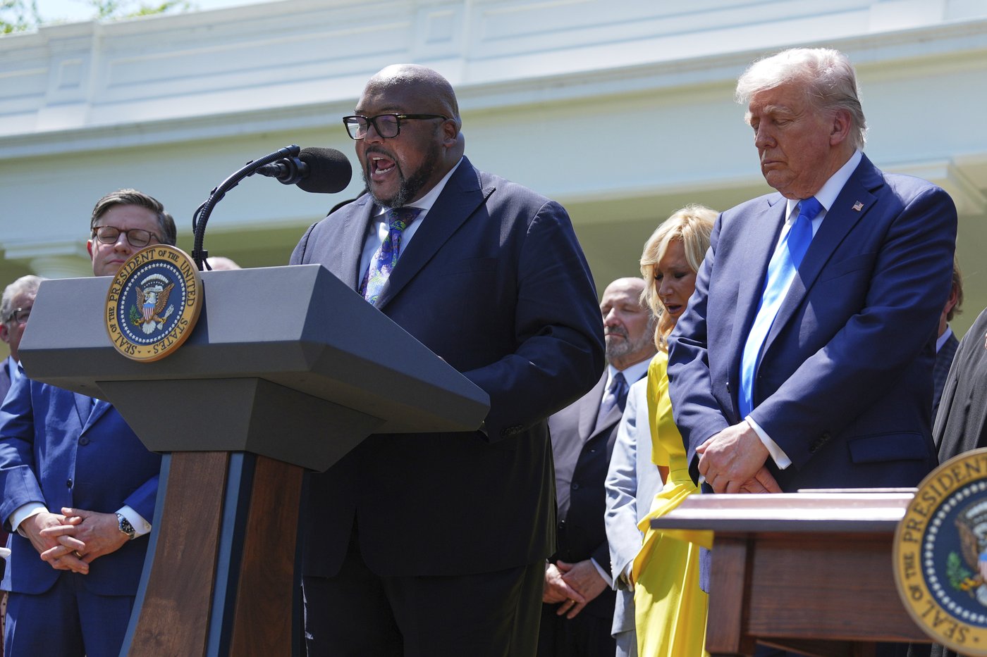 PHOTO COLLECTION: Trump-National Day of Prayer | iNFOnews.ca PHOTO COLLECTION: Trump-National Day of Prayer | iNFOnews.ca