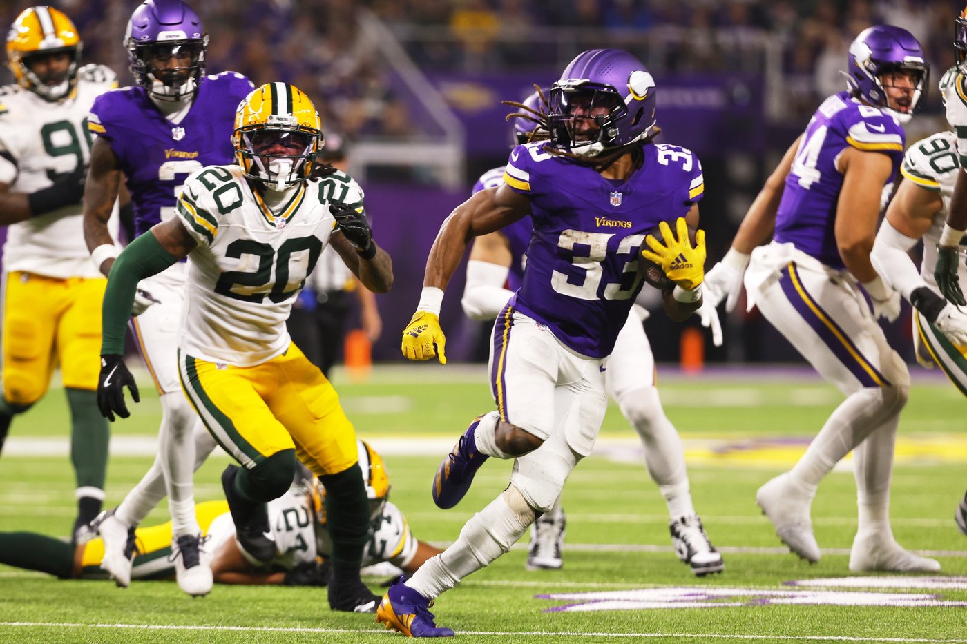 Aaron Jones, George Kittle and Morgan Fox are the finalists for NFL's Salute to Service award | iNFOnews.ca