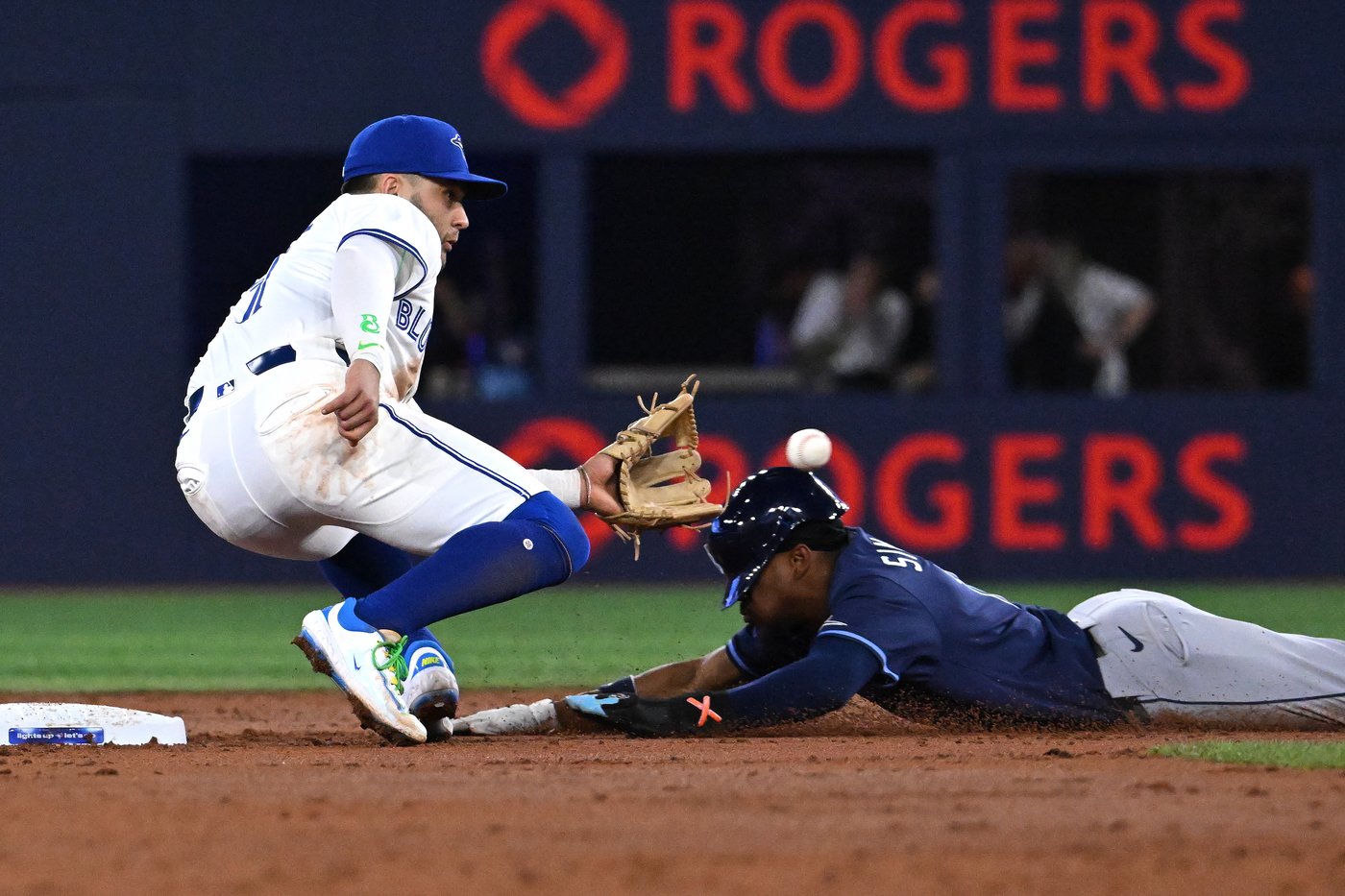 Alejandro Kirk's three-run homer powers Blue Jays past Rays 3-1 | iNFOnews.ca