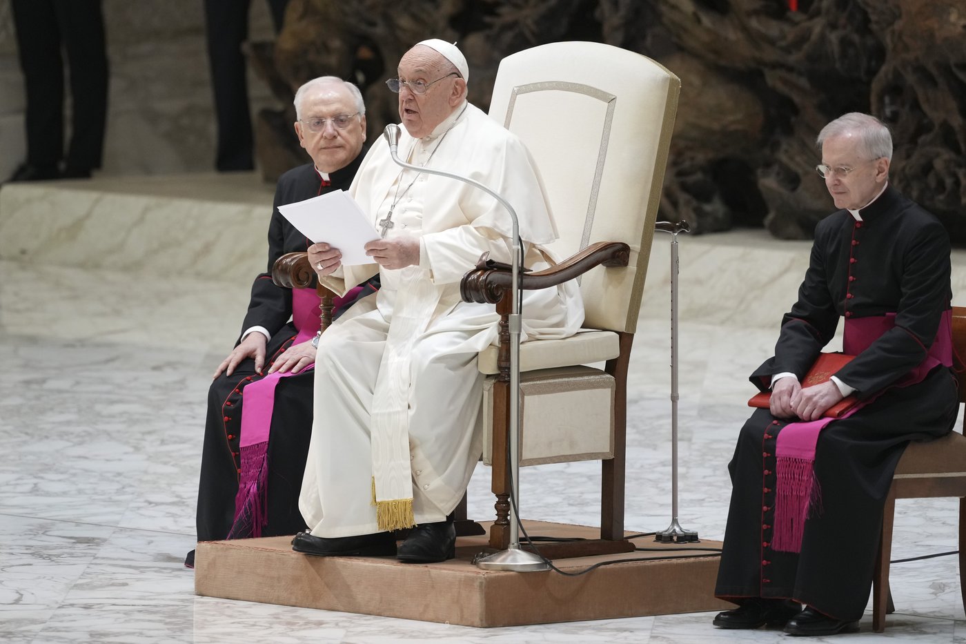 Pope has a cold and will skip outdoor Sunday prayer ahead of a busy week | iNFOnews.ca