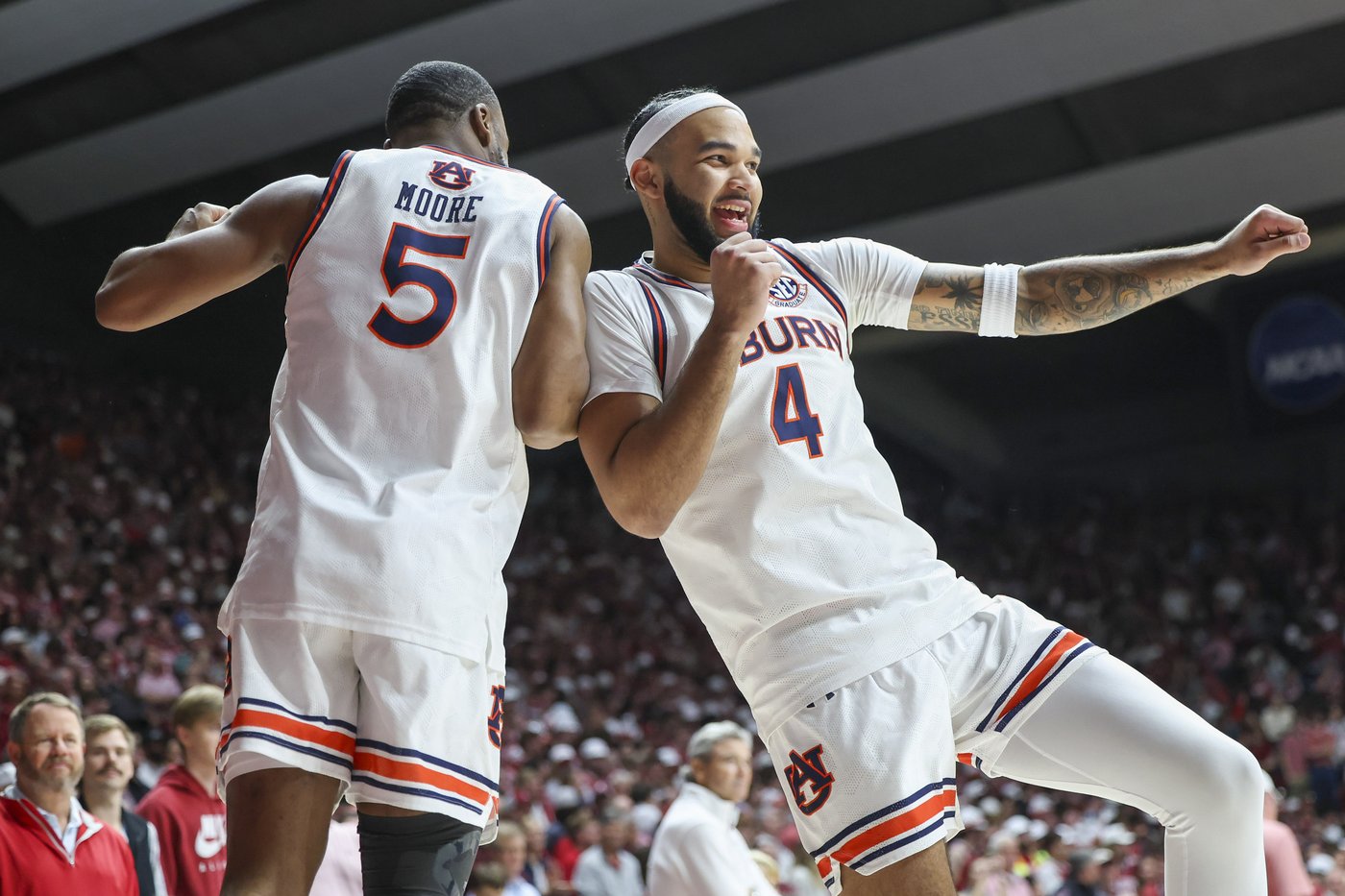 No. 1 Auburn defeats No. 2 Alabama 94-85 in top-ranked matchup | iNFOnews.ca