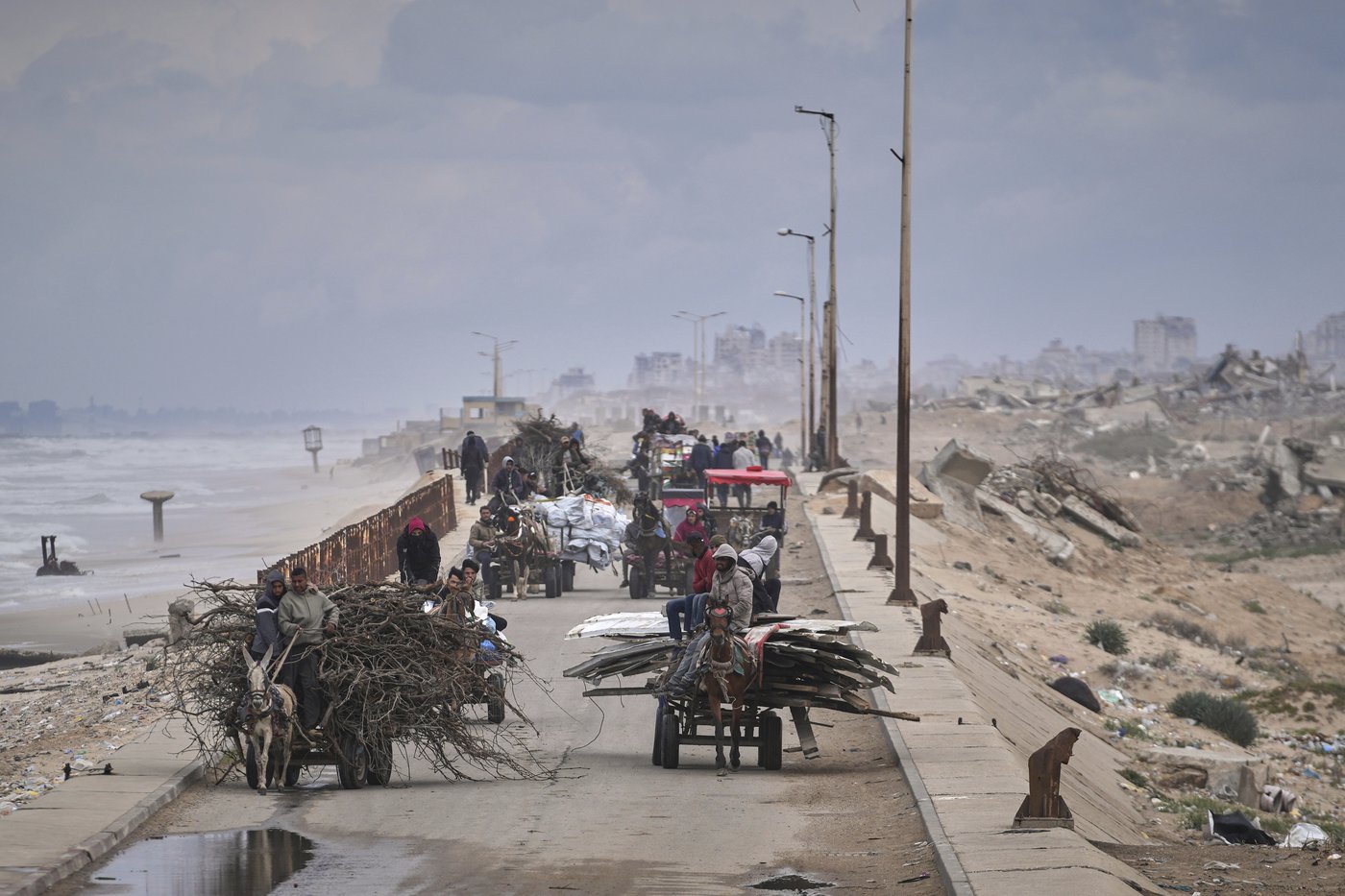 Israeli forces push deeper into Gaza and destroy its only cancer hospital | iNFOnews.ca