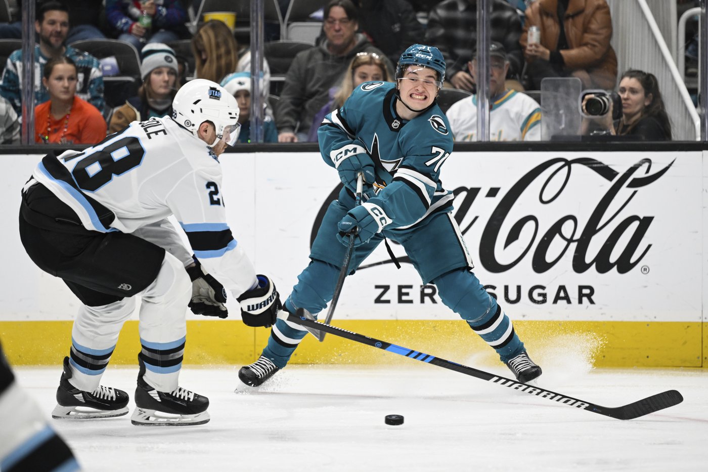 Keller scores power-play goal in the final minute to lift Utah past the Sharks, 4-3 | iNFOnews.ca