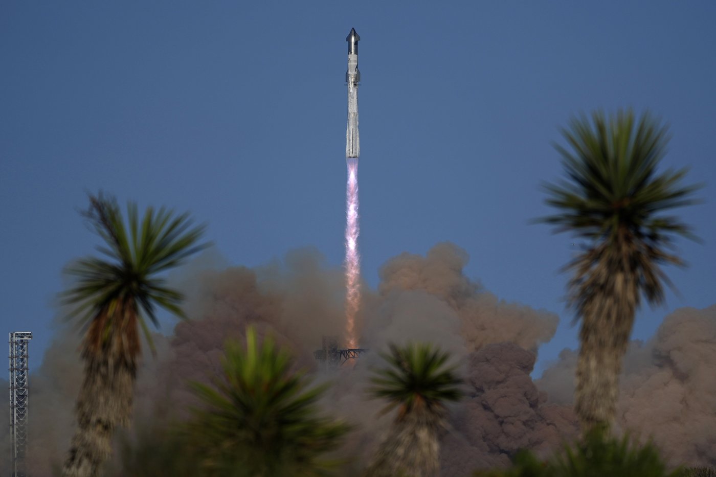 SpaceX launches giant Starship rocket, but aborts attempt to catch booster with mechanical arms | iNFOnews.ca SpaceX launches giant Starship rocket, but aborts attempt to catch booster with mechanical arms | iNFOnews.ca