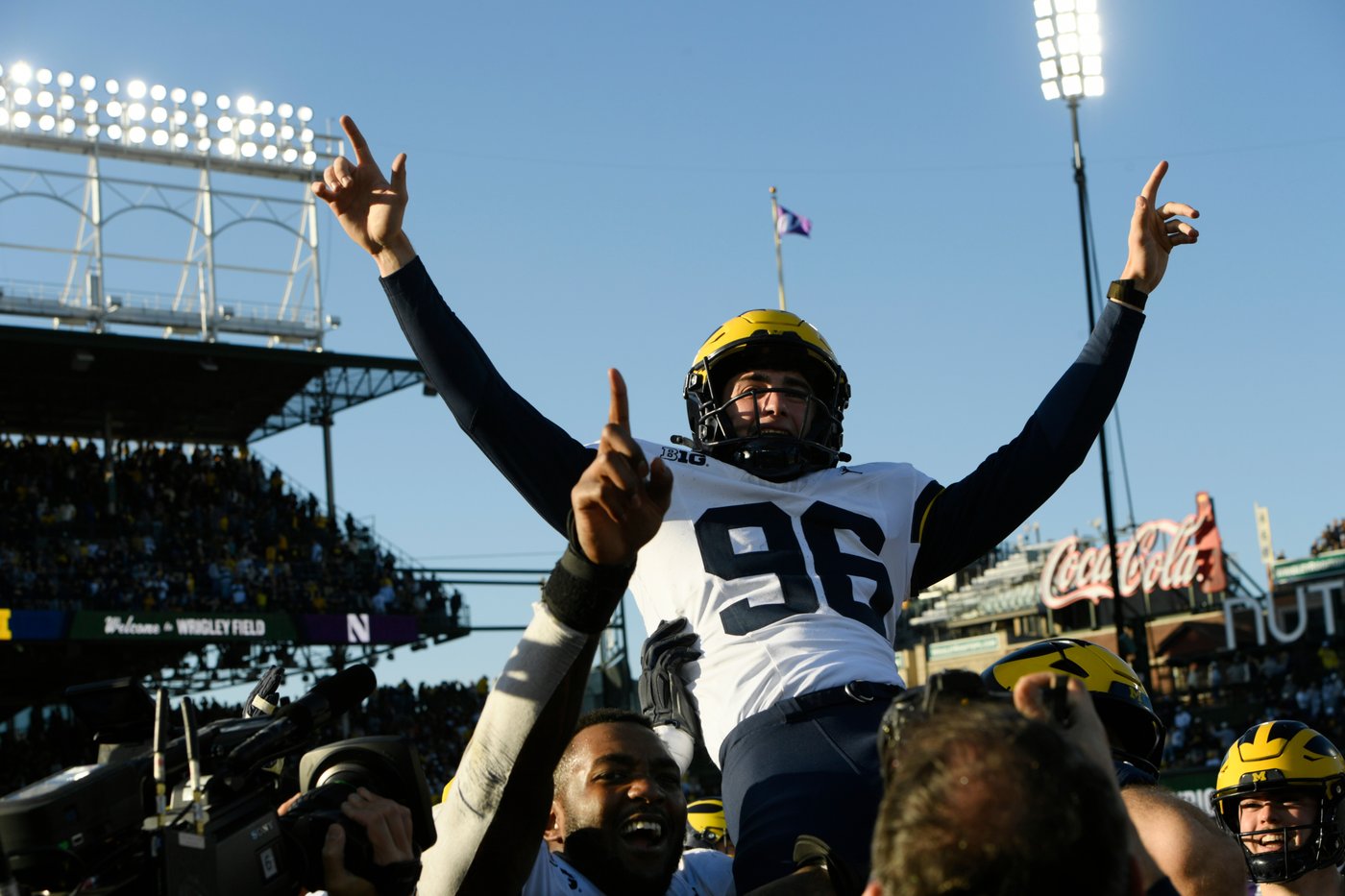 Zvada's 31-yard field goal as time expires lifts No. 18 Michigan over Northwestern 24-22 | iNFOnews.ca Zvada's 31-yard field goal as time expires lifts No. 18 Michigan over Northwestern 24-22 | iNFOnews.ca