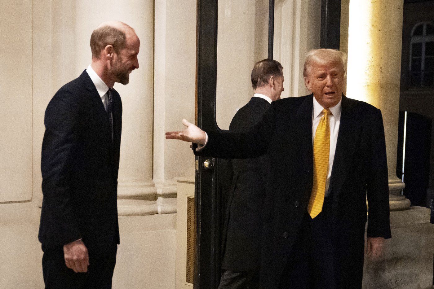 Trump is welcomed by Macron to Paris with presidential pomp and joined by Zelenskyy for their talks | iNFOnews.ca Trump is welcomed by Macron to Paris with presidential pomp and joined by Zelenskyy for their talks | iNFOnews.ca