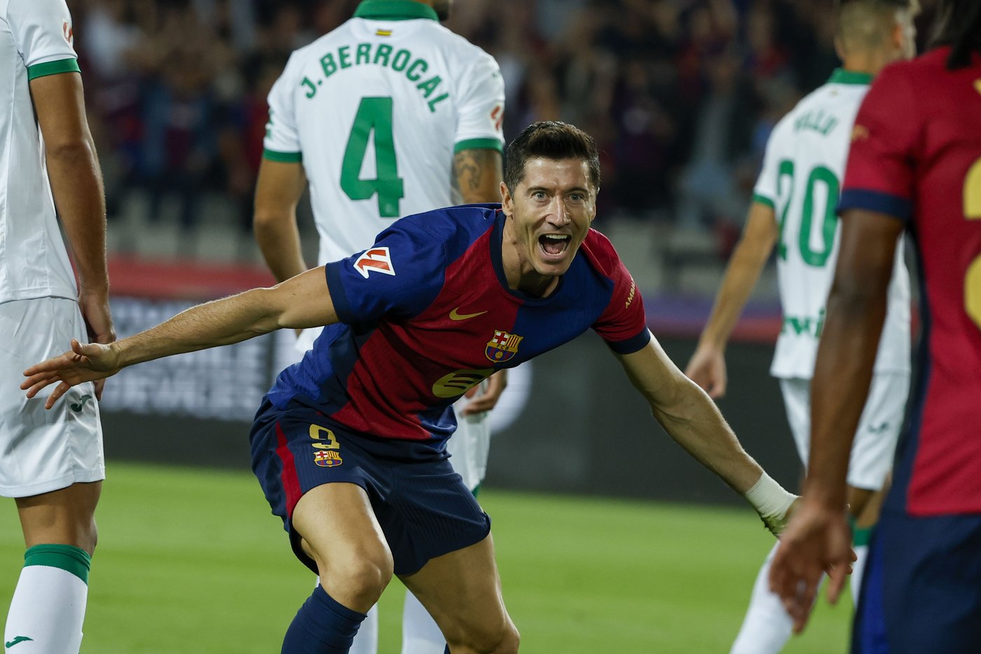 Lewandowski scores his 7th goal to give Barcelona its 7th straight win in Spanish league | iNFOnews.ca