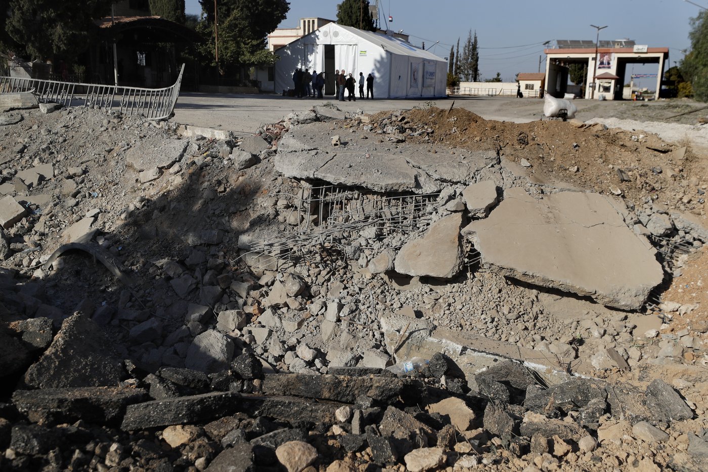 Destruction of Lebanon-Syria border crossings in Israeli airstrikes creates difficulties | iNFOnews.ca Destruction of Lebanon-Syria border crossings in Israeli airstrikes creates difficulties | iNFOnews.ca