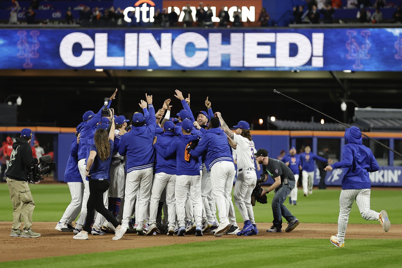 Francisco Lindor's grand slam sends Mets into NLCS with 4-1 win over Phillies in Game 4 of NLDS | iNFOnews.ca Francisco Lindor's grand slam sends Mets into NLCS with 4-1 win over Phillies in Game 4 of NLDS | iNFOnews.ca