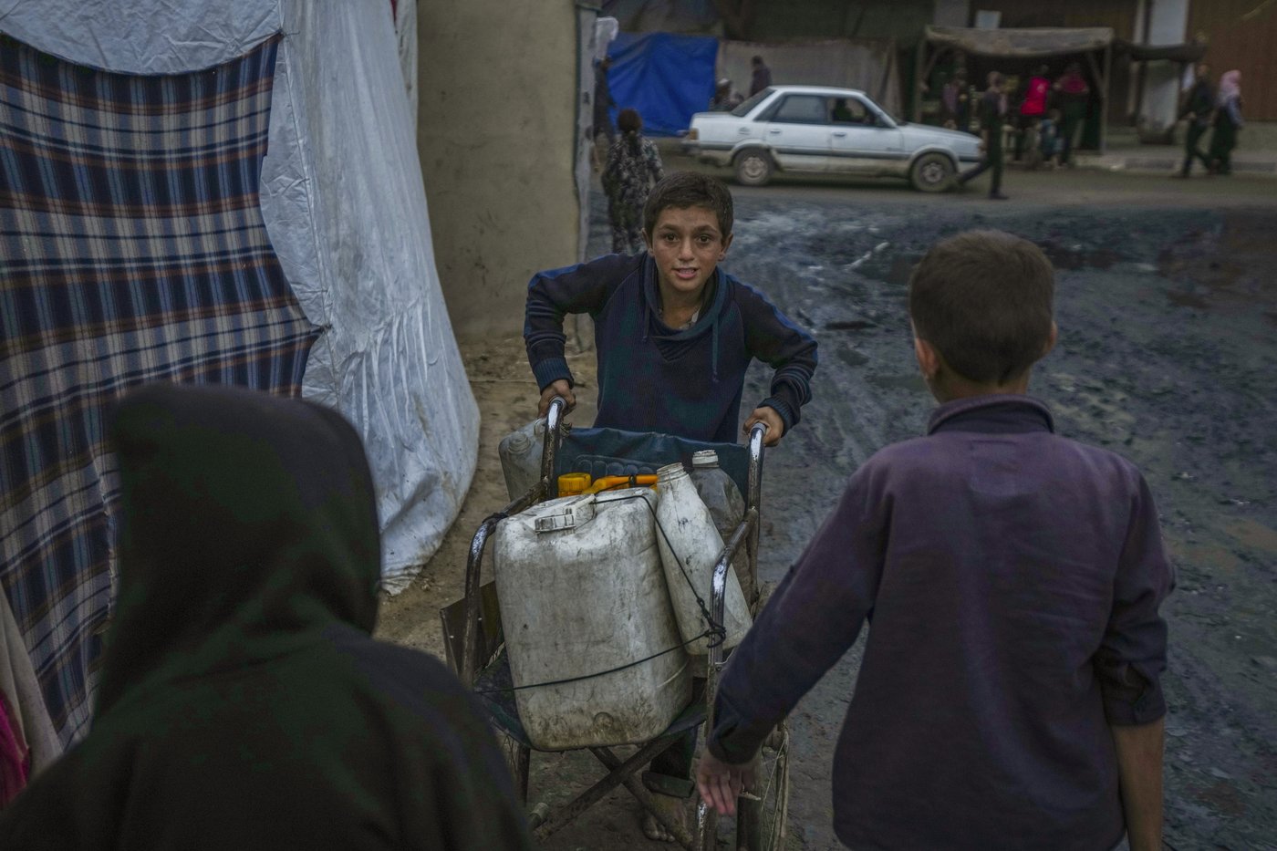 Middle East latest: Israeli strikes in Gaza kill more than 50 people, including kids | iNFOnews.ca Middle East latest: Israeli strikes in Gaza kill more than 50 people, including kids | iNFOnews.ca