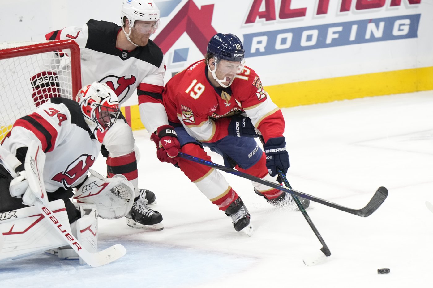 Devils get 3 power play scores, top Panthers 6-2 to finish sweep of Cup champs | iNFOnews.ca