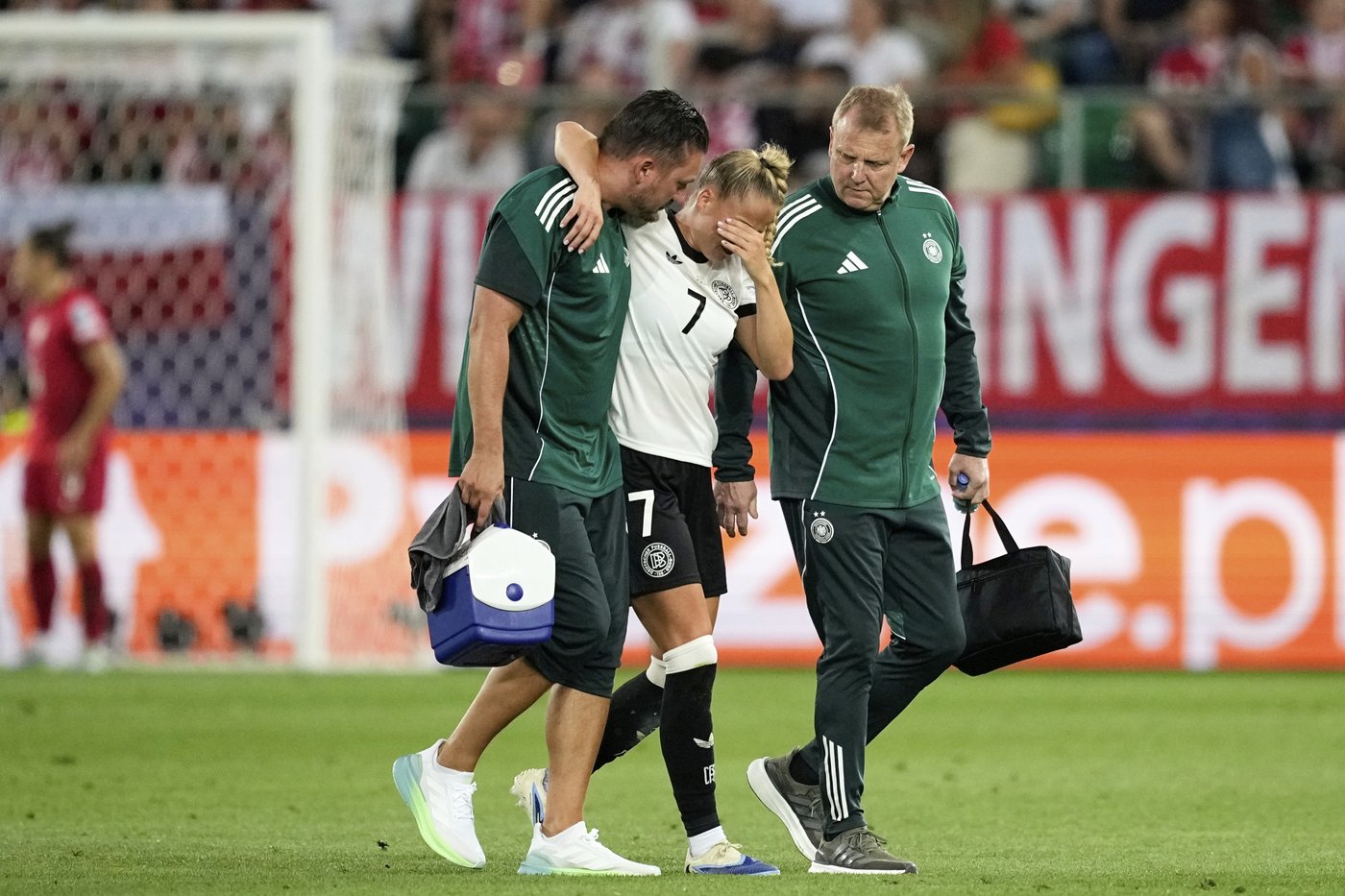 Germany captain Giulia Gwinn injured in Euro 2025 opener against Poland | iNFOnews.ca