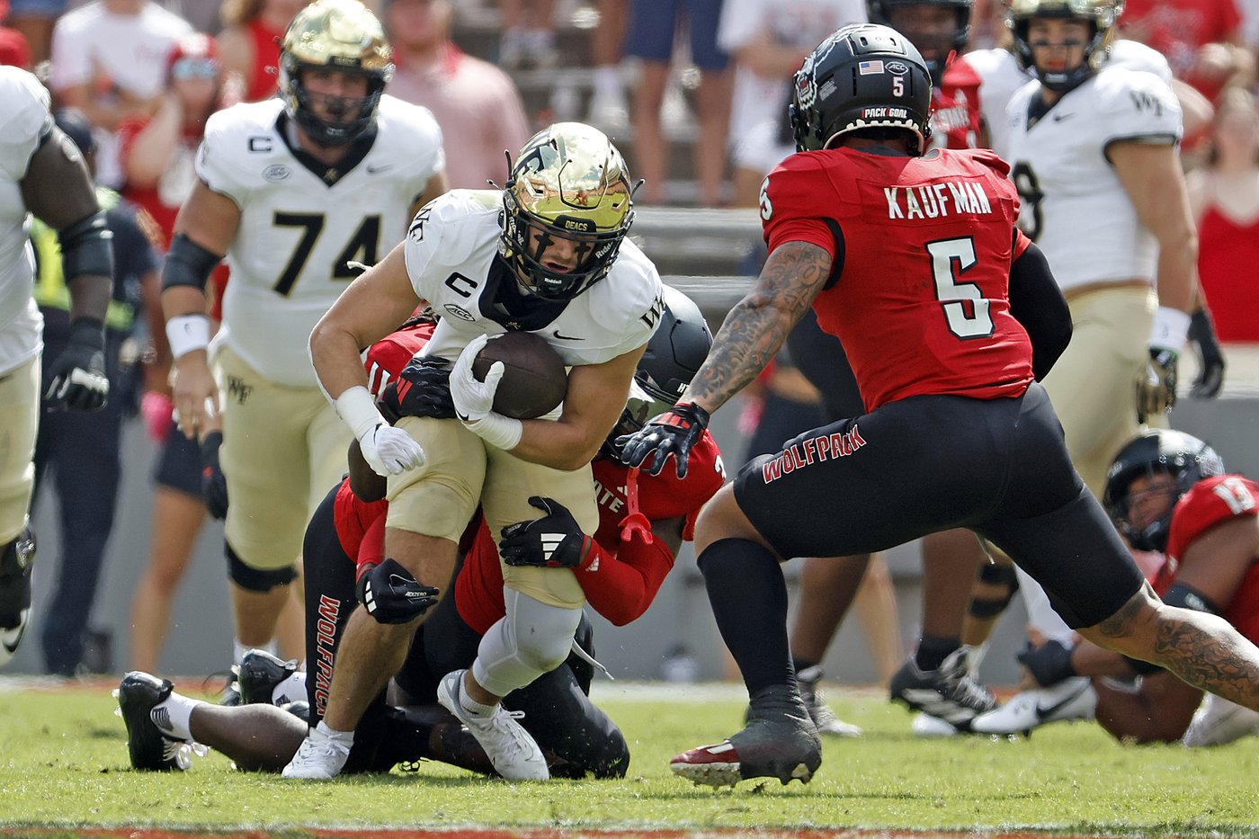 College football chaos helped Swinney remind No. 10 Clemson not to overlook Wake Forest | iNFOnews.ca College football chaos helped Swinney remind No. 10 Clemson not to overlook Wake Forest | iNFOnews.ca