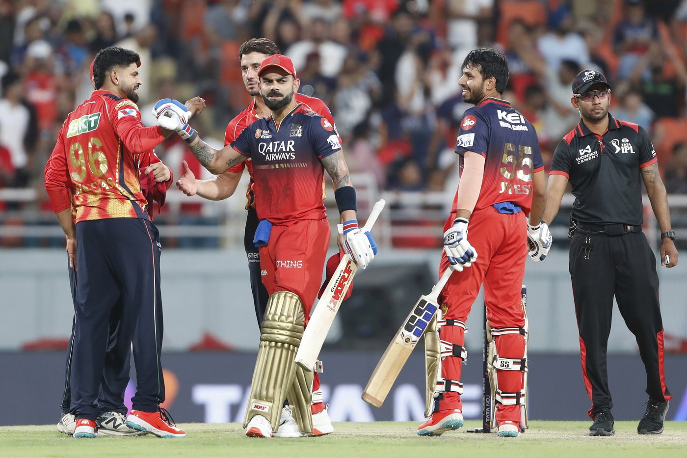 Kohli leads Bengaluru's successful chase against Punjab in IPL and Mumbai thumps Chennai | iNFOnews.ca Kohli leads Bengaluru's successful chase against Punjab in IPL and Mumbai thumps Chennai | iNFOnews.ca