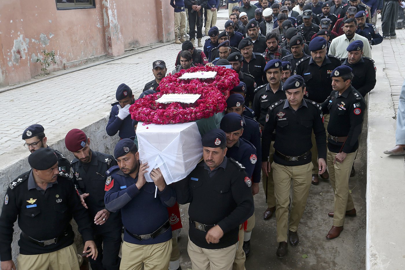 Police officer arrested over deadly 2023 suicide bombing at Pakistan mosque | iNFOnews.ca Police officer arrested over deadly 2023 suicide bombing at Pakistan mosque | iNFOnews.ca