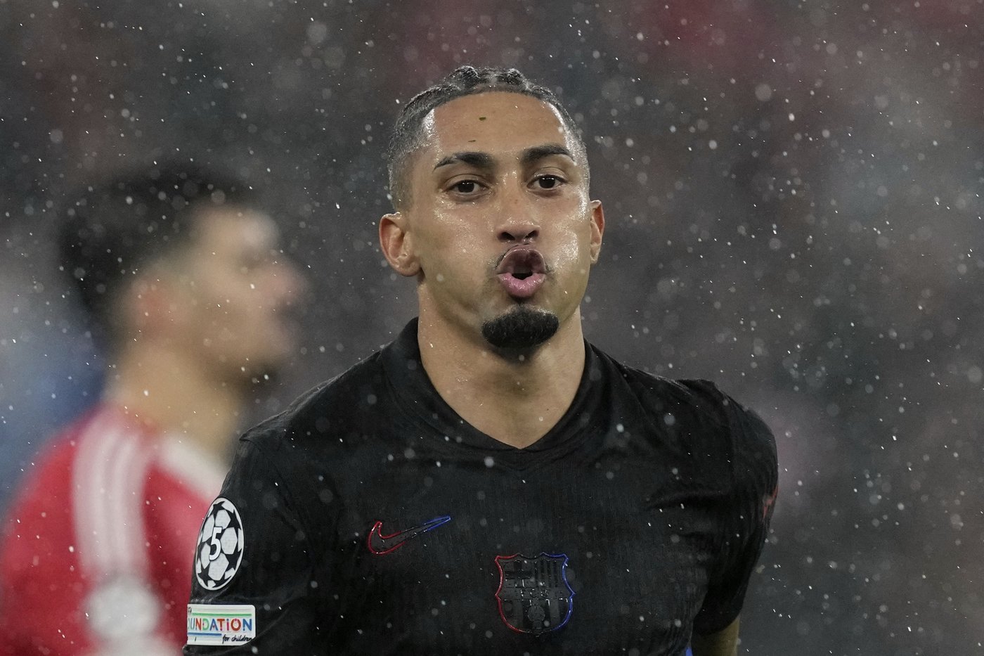 Slot praises referee after Barcelona's fightback against Benfica despite it costing Liverpool | iNFOnews.ca