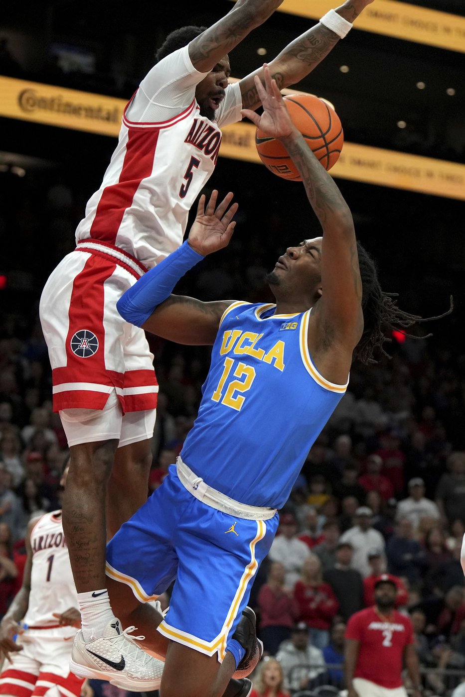 No. 24 UCLA fights back from a 13-point deficit in the second half to beat Arizona 57-54 | iNFOnews.ca No. 24 UCLA fights back from a 13-point deficit in the second half to beat Arizona 57-54 | iNFOnews.ca