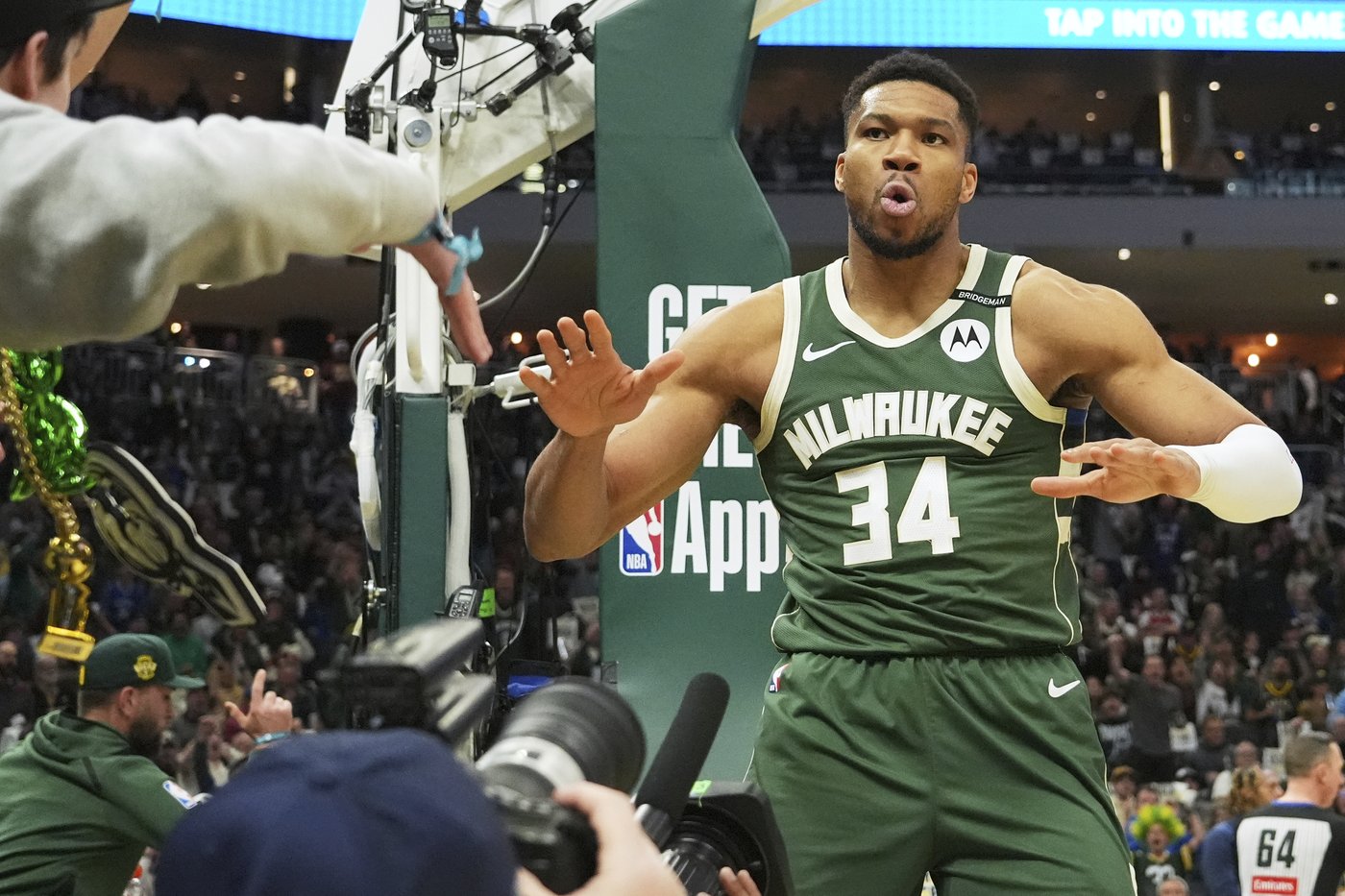 Giannis Antetokounmpo enters this offseason with a big question awaiting him. Stay or go? | iNFOnews.ca Giannis Antetokounmpo enters this offseason with a big question awaiting him. Stay or go? | iNFOnews.ca