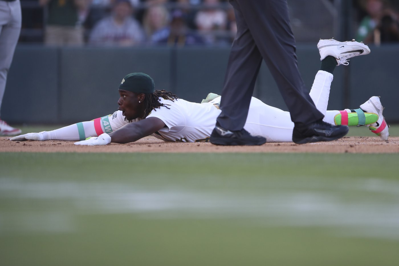 Lawrence Butler hits 1st leadoff inside-the-park homer for A's in 82 years, adds solo shot in 3rd | iNFOnews.ca Lawrence Butler hits 1st leadoff inside-the-park homer for A's in 82 years, adds solo shot in 3rd | iNFOnews.ca
