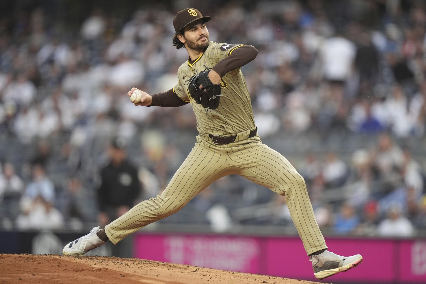 Yankees rally past Padres 4-3 in 10 innings after breaking up Cease's no-hit bid in 7th | iNFOnews.ca Yankees rally past Padres 4-3 in 10 innings after breaking up Cease's no-hit bid in 7th | iNFOnews.ca