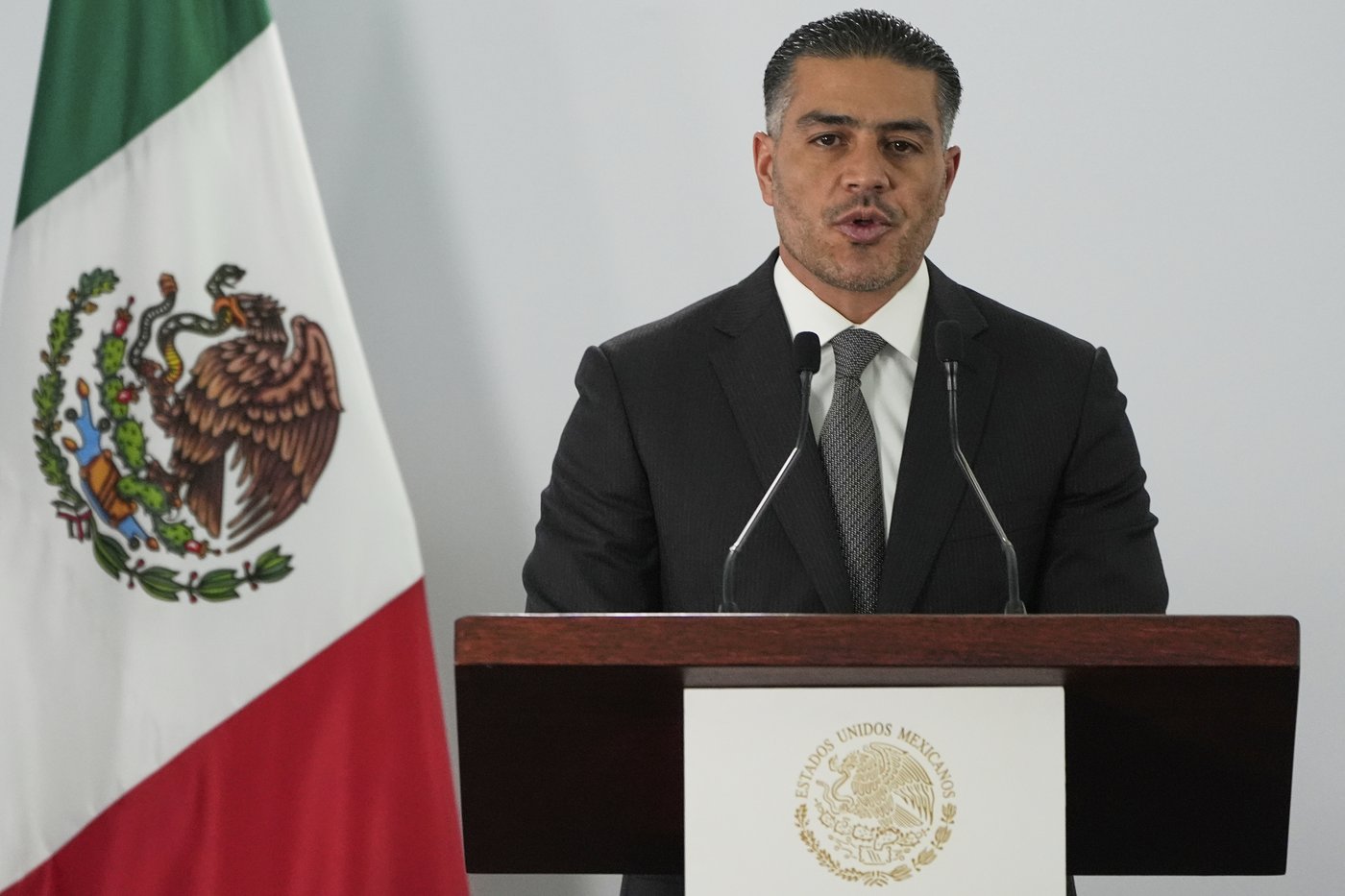 Mexico says 26 capos sent to US were requested by Trump administration, not part of tariff talks | iNFOnews.ca