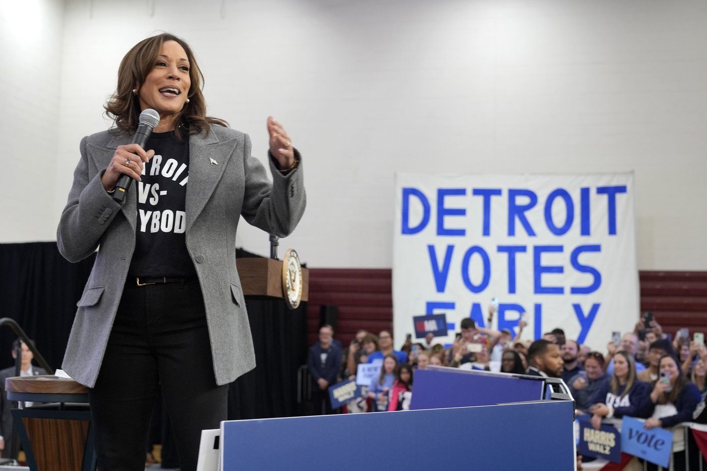 PHOTO COLLECTION: Election 2024 Campaign for President October 19 | iNFOnews.ca