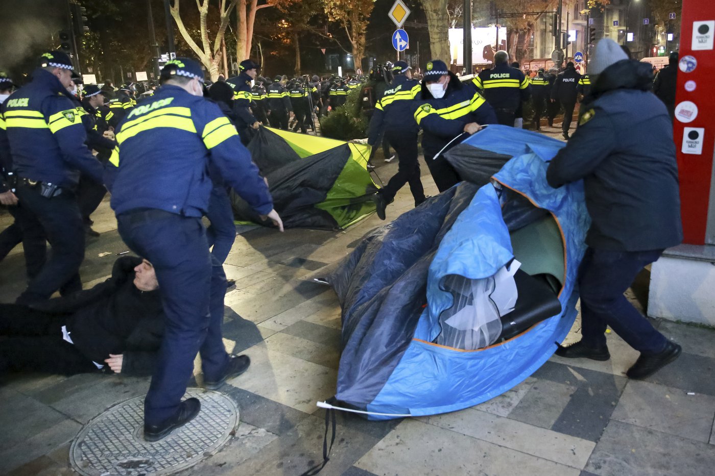 Police in Georgia break up protesters' camp in Tbilisi but they quickly return | iNFOnews.ca Police in Georgia break up protesters' camp in Tbilisi but they quickly return | iNFOnews.ca