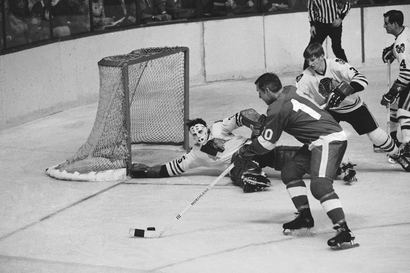 Detroit Red Wings legend and Hockey Hall of Famer Alex Delvecchio dies at 93 | iNFOnews.ca