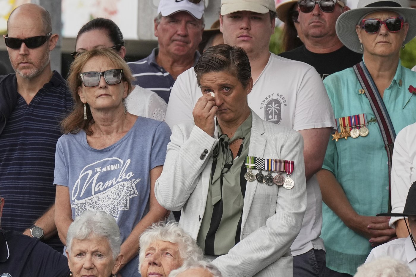 Australians and New Zealanders commemorate war dead on Anzac Day | iNFOnews.ca Australians and New Zealanders commemorate war dead on Anzac Day | iNFOnews.ca