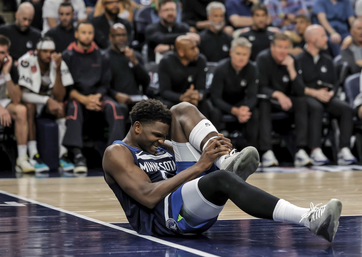 Anthony Edwards scares the Timberwolves with a sprained ankle before returning in strong finish | iNFOnews.ca Anthony Edwards scares the Timberwolves with a sprained ankle before returning in strong finish | iNFOnews.ca
