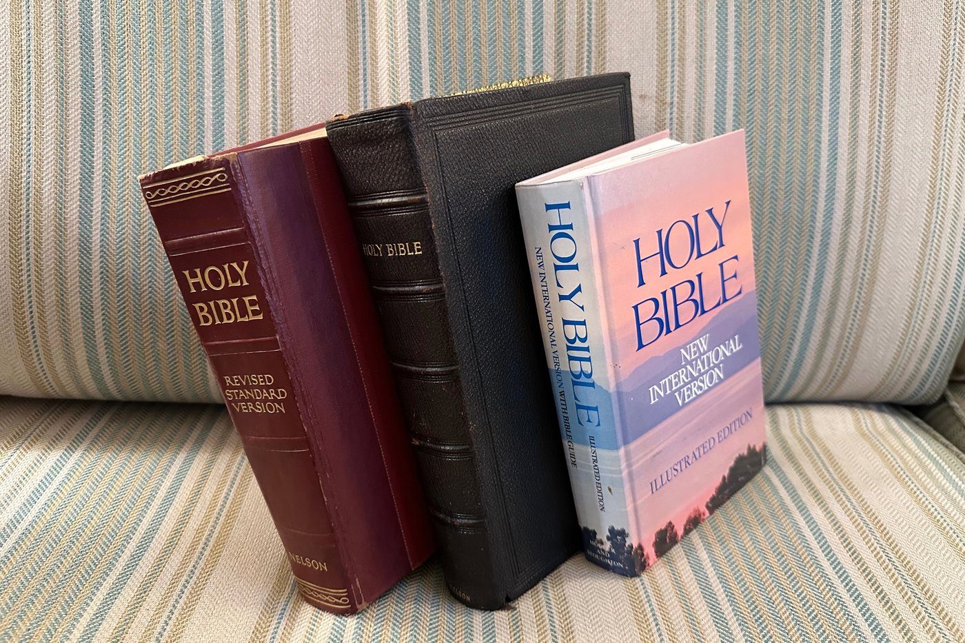 Bible sales keep growing, even as many Americans lose their religion | iNFOnews.ca