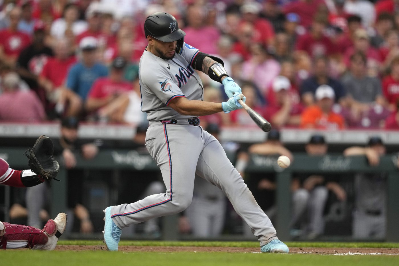 Marlins extend road winning streak to 11 with 12-2 win over Reds | iNFOnews.ca Marlins extend road winning streak to 11 with 12-2 win over Reds | iNFOnews.ca