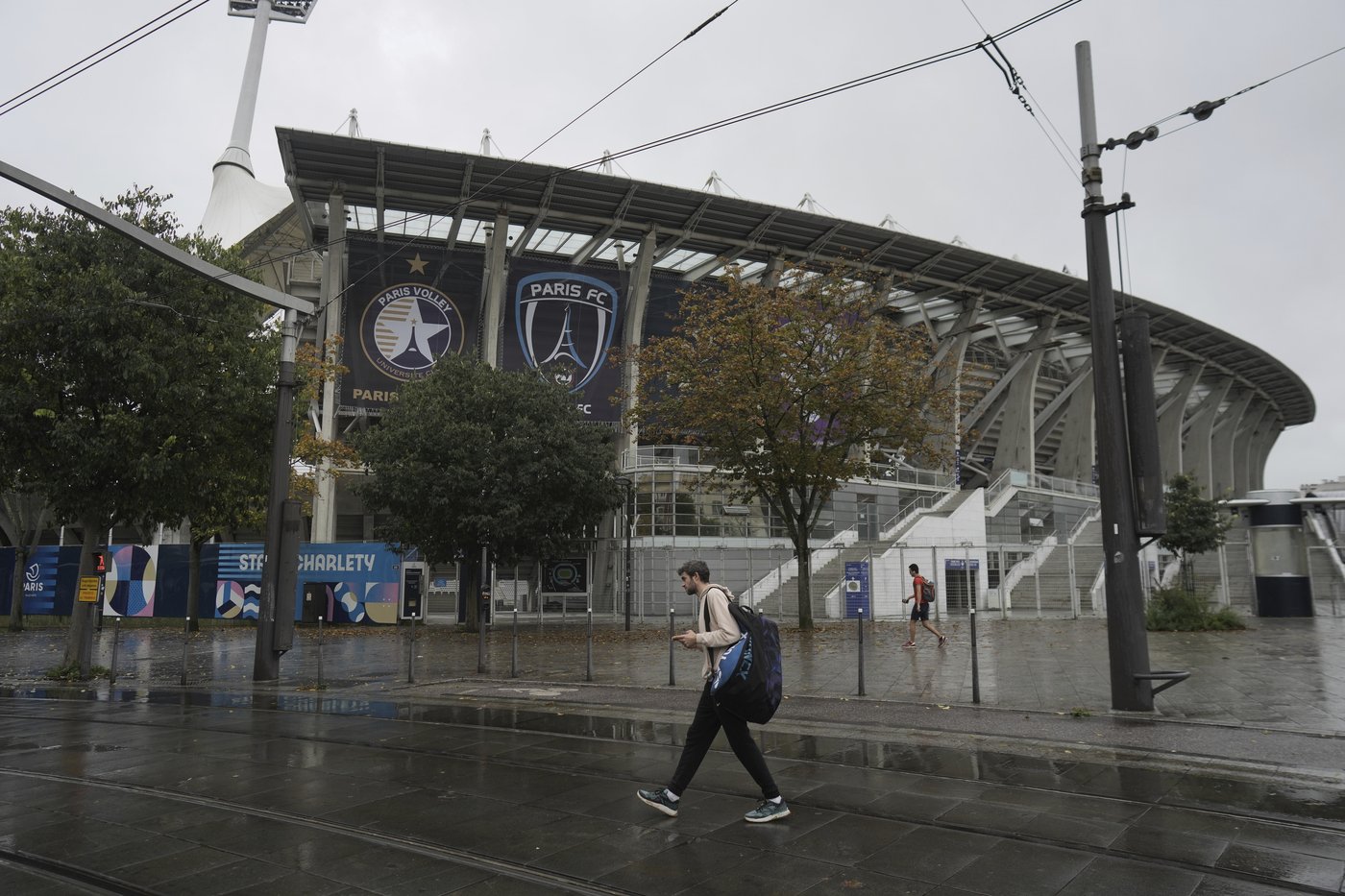 France’s richest family shaking up soccer with planned purchase of second-tier Paris FC | iNFOnews.ca