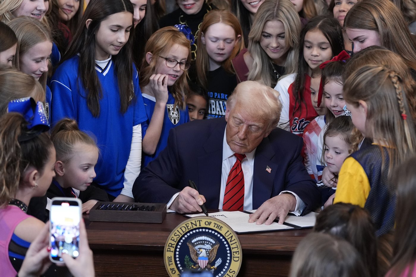 Trump's view on transgender athletes resonates among some candidates running for IOC president | iNFOnews.ca