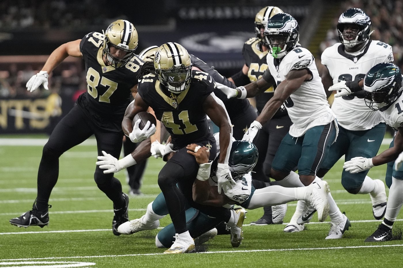 Saquon Barkley's 2 fourth-quarter TDs lift Eagles over Saints in a defensive 15-12 thriller | iNFOnews.ca Saquon Barkley's 2 fourth-quarter TDs lift Eagles over Saints in a defensive 15-12 thriller | iNFOnews.ca